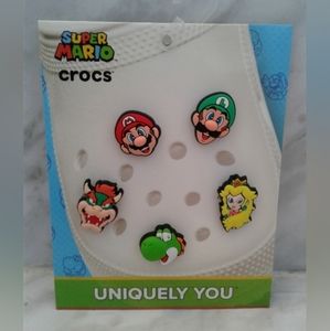 NWT SUPER MARIO BROS Crocs shoes JIBBITZ CHARMS 5 Pack luigi bowser yoshi peach